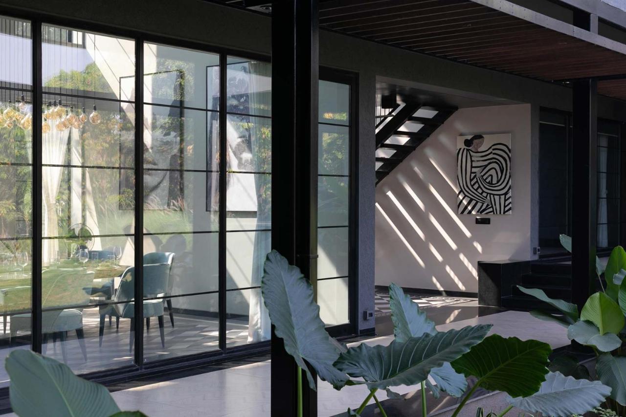 Stayvista At The Charcoal Villa Luxury Collection Alībāg Εξωτερικό φωτογραφία