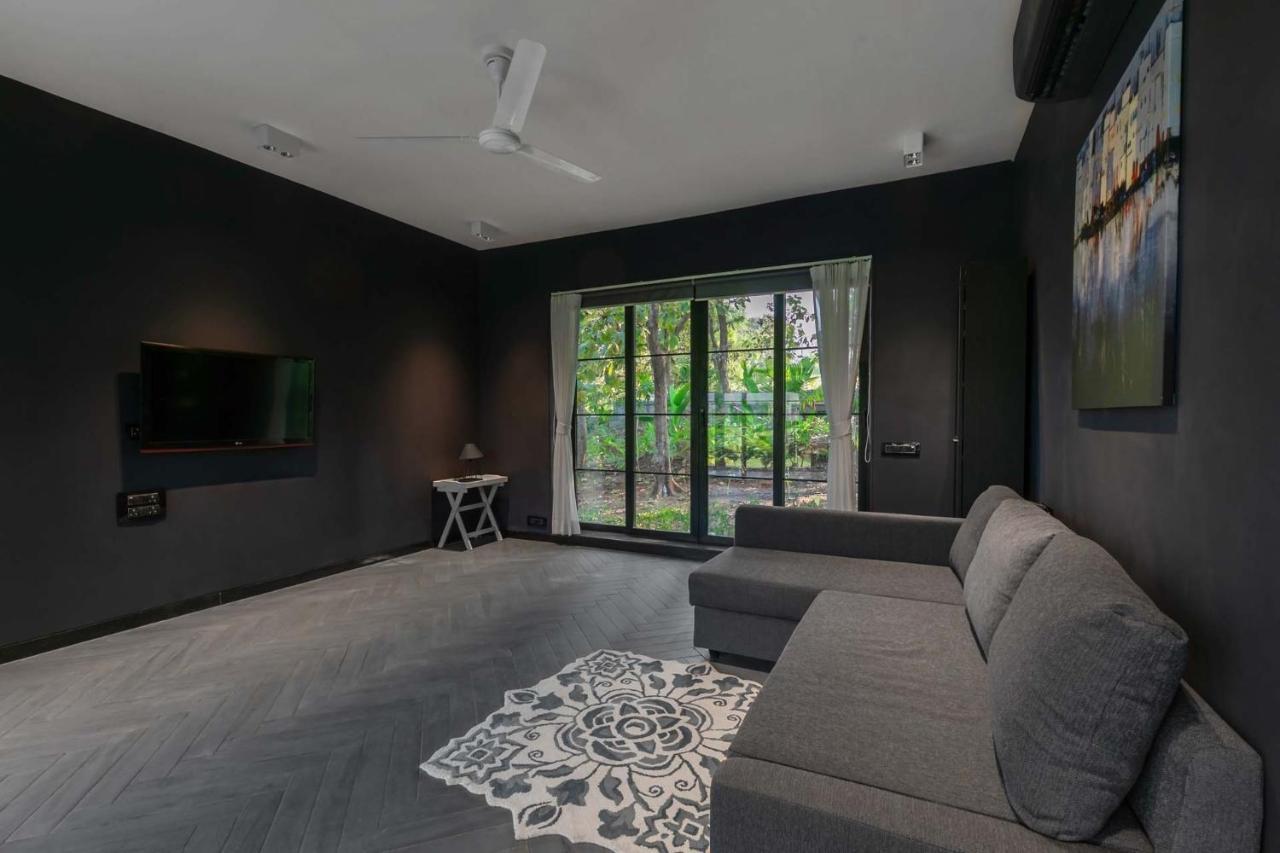 Stayvista At The Charcoal Villa Luxury Collection Alībāg Εξωτερικό φωτογραφία